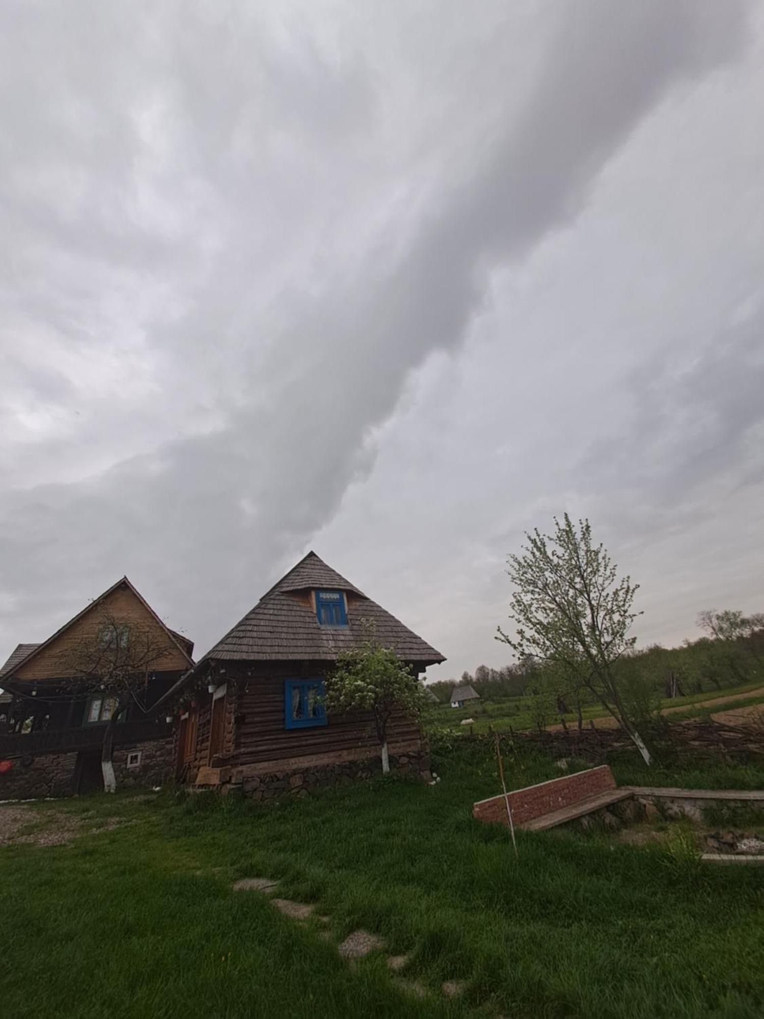 Complex Traditional Casuta Bunicilor-Breb Стая снимка