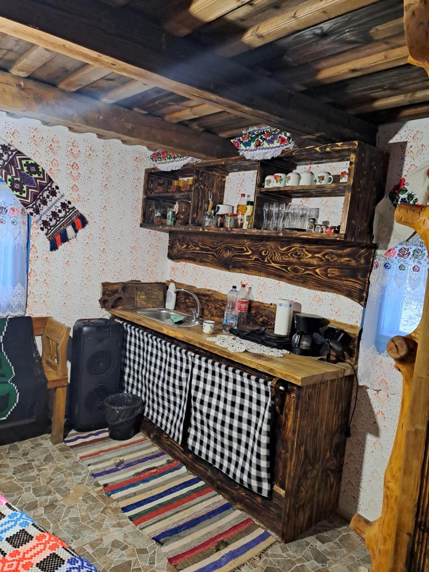 Complex Traditional Casuta Bunicilor-Breb Екстериор снимка