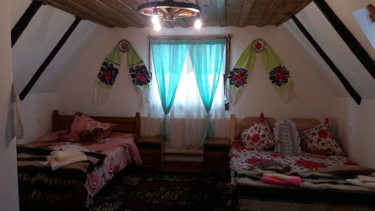 Complex Traditional Casuta Bunicilor-Breb Екстериор снимка