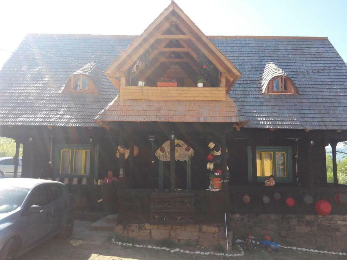 Complex Traditional Casuta Bunicilor-Breb Екстериор снимка