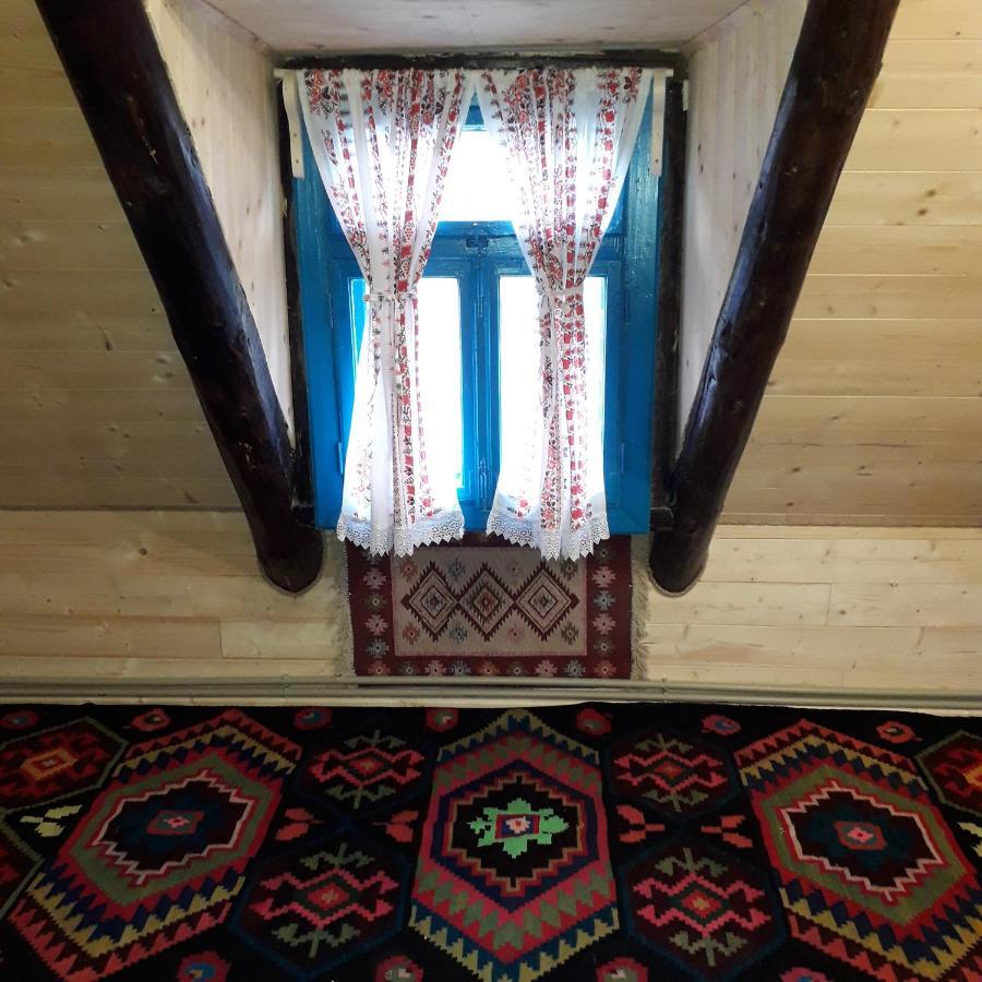 Complex Traditional Casuta Bunicilor-Breb Екстериор снимка