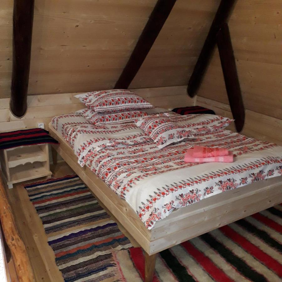 Complex Traditional Casuta Bunicilor-Breb Екстериор снимка